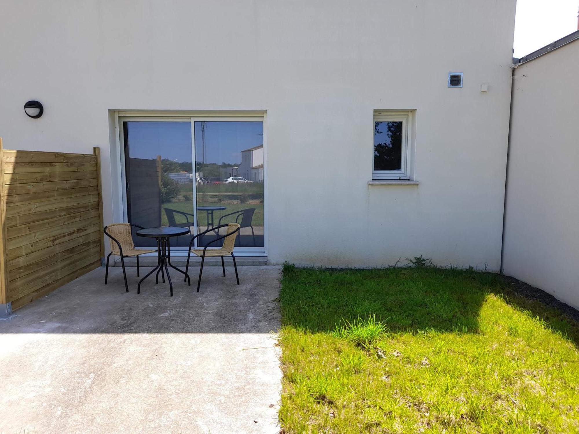 Studio Lumineux Avec Terrasse ラ・ロッシュ＝シュル＝ヨン エクステリア 写真